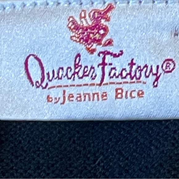 Quacker Factory Womens Black Sequined Christmas Sweater with Dog Tree Design M - Picture 6 of 8